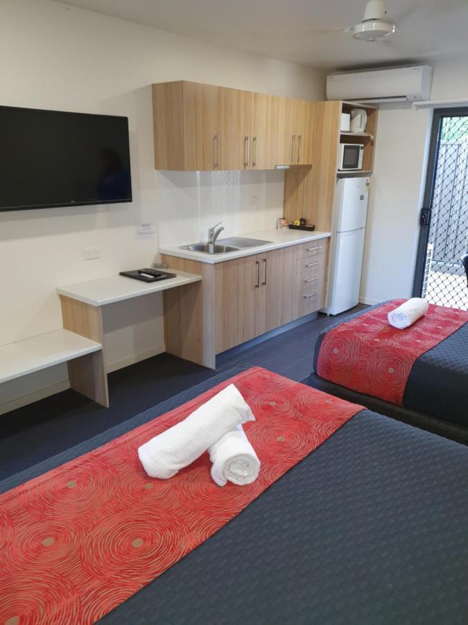 Abode37 Motel Emerald Dış mekan fotoğraf