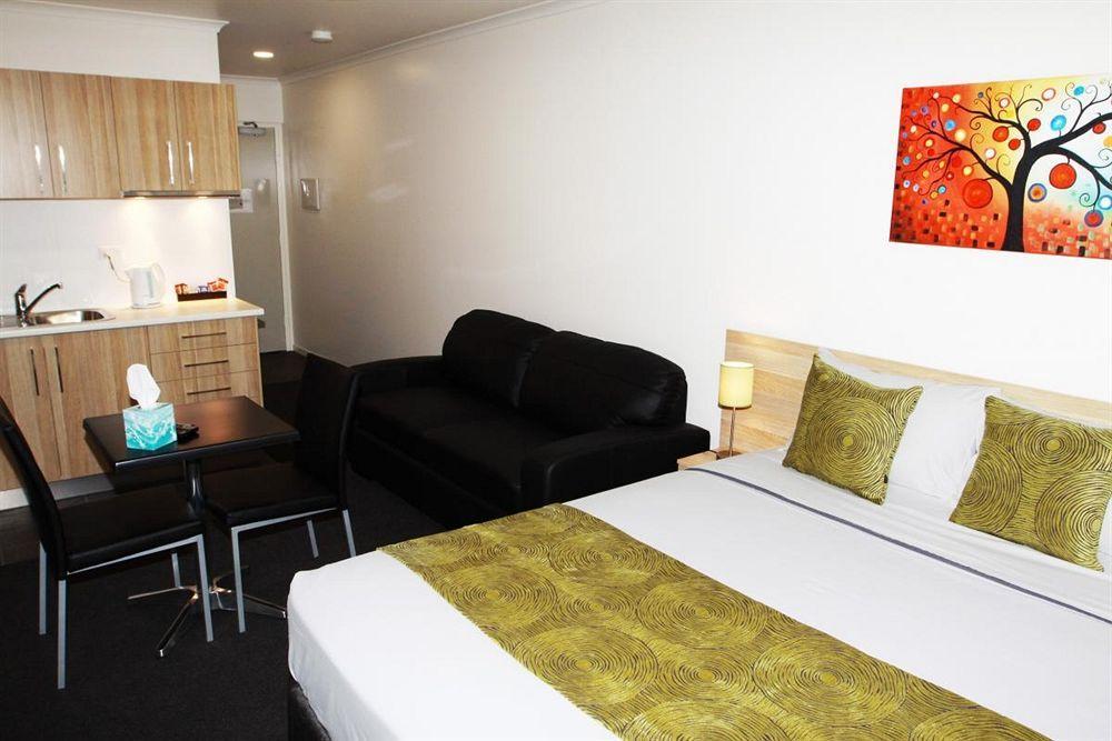Abode37 Motel Emerald Dış mekan fotoğraf