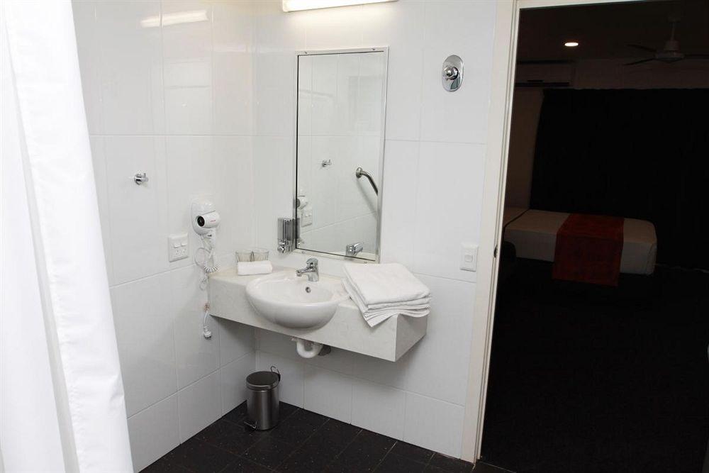 Abode37 Motel Emerald Dış mekan fotoğraf