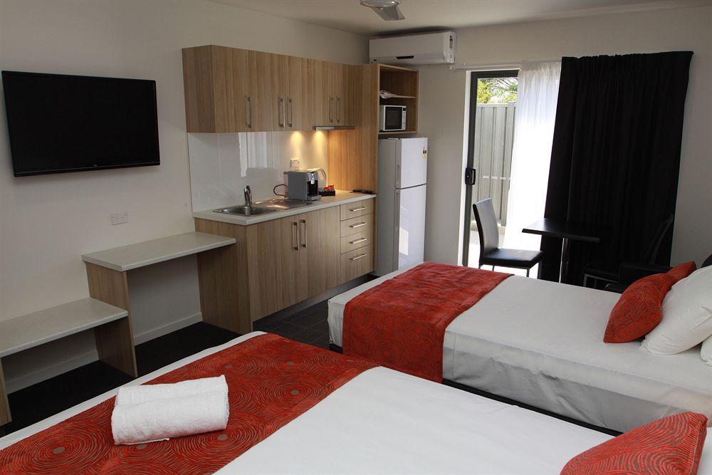 Abode37 Motel Emerald Dış mekan fotoğraf