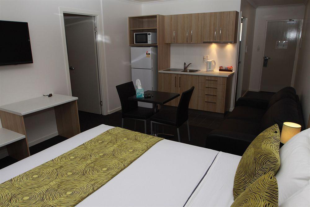 Abode37 Motel Emerald Dış mekan fotoğraf