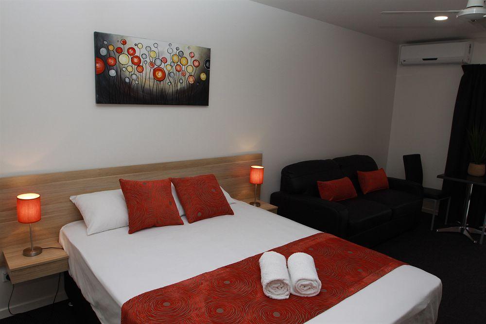 Abode37 Motel Emerald Dış mekan fotoğraf