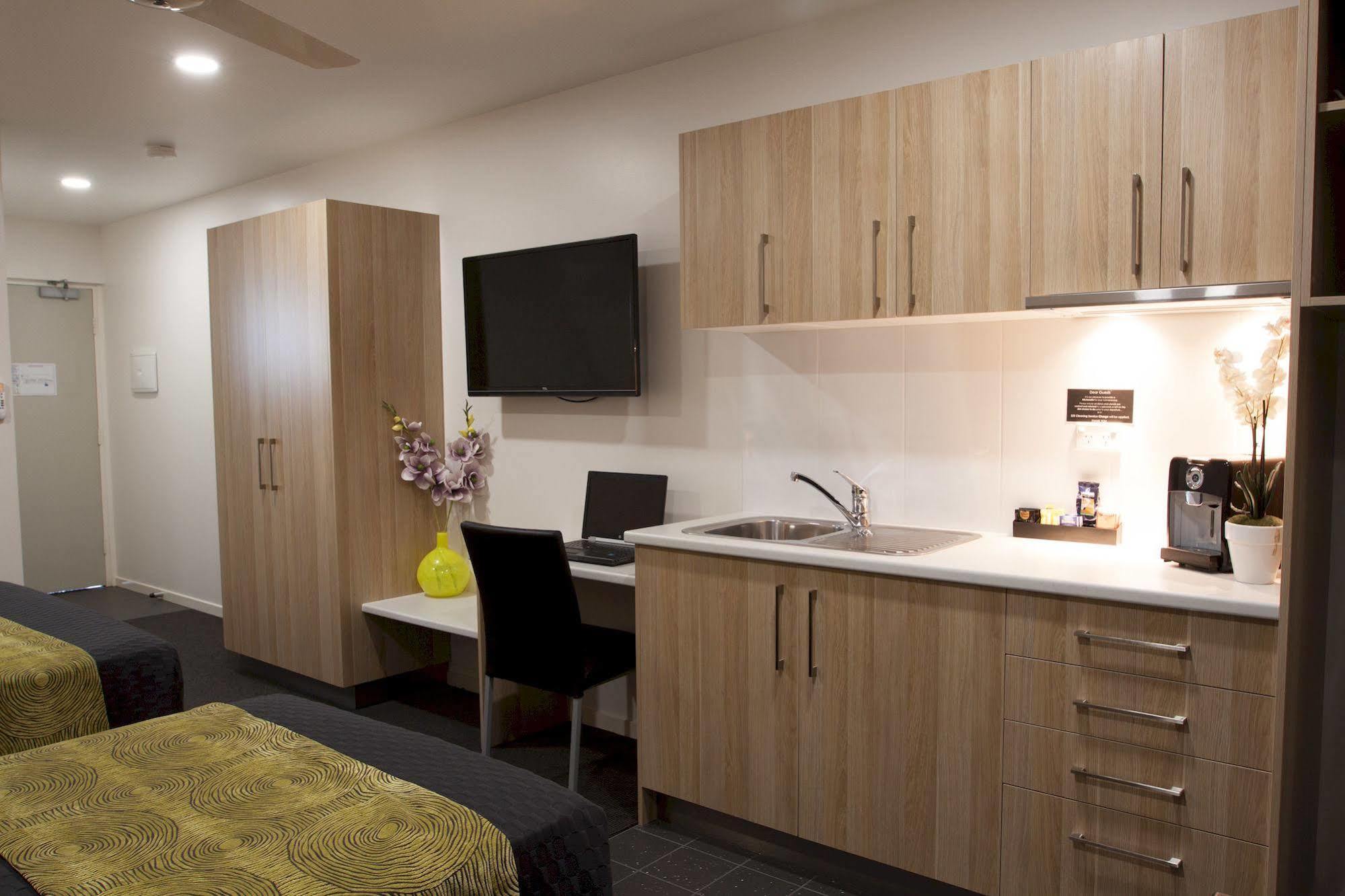 Abode37 Motel Emerald Dış mekan fotoğraf