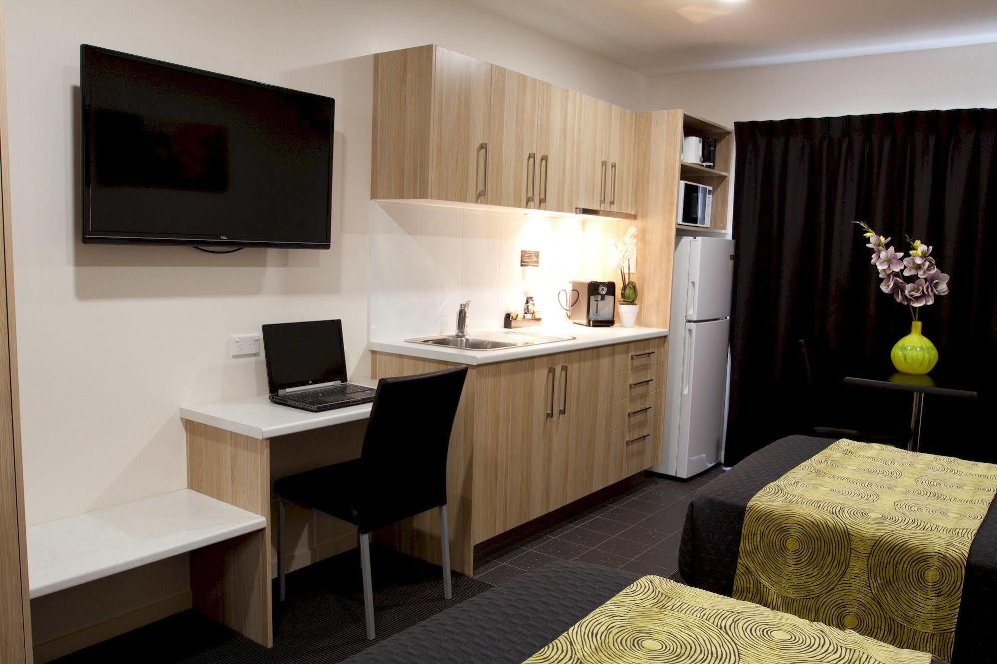Abode37 Motel Emerald Dış mekan fotoğraf