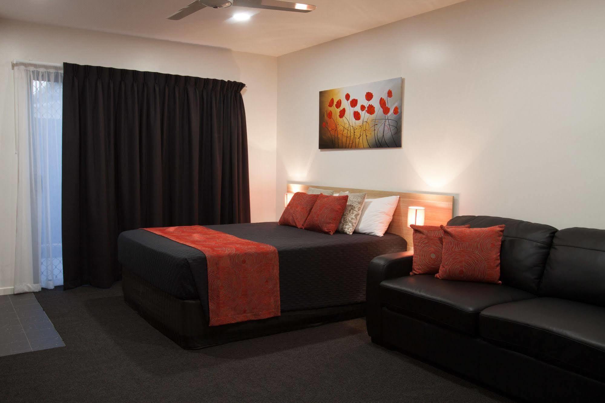 Abode37 Motel Emerald Dış mekan fotoğraf