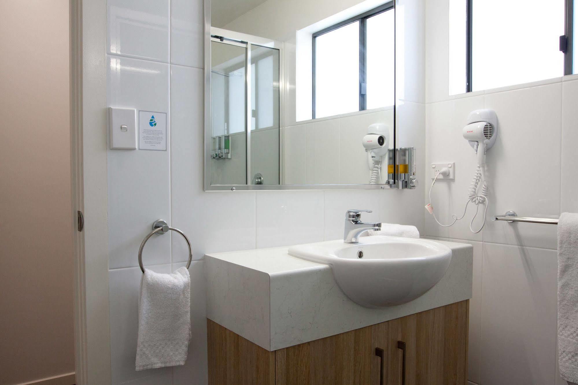 Abode37 Motel Emerald Dış mekan fotoğraf