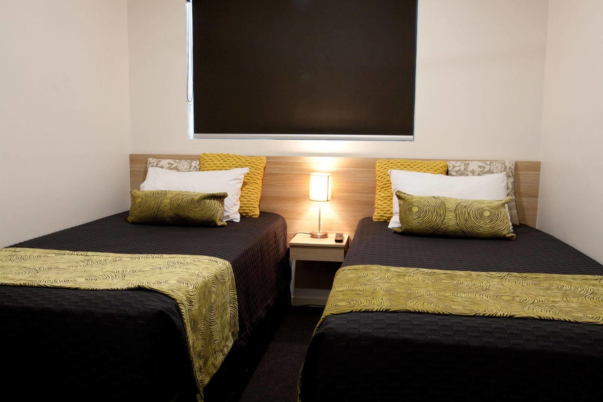 Abode37 Motel Emerald Dış mekan fotoğraf