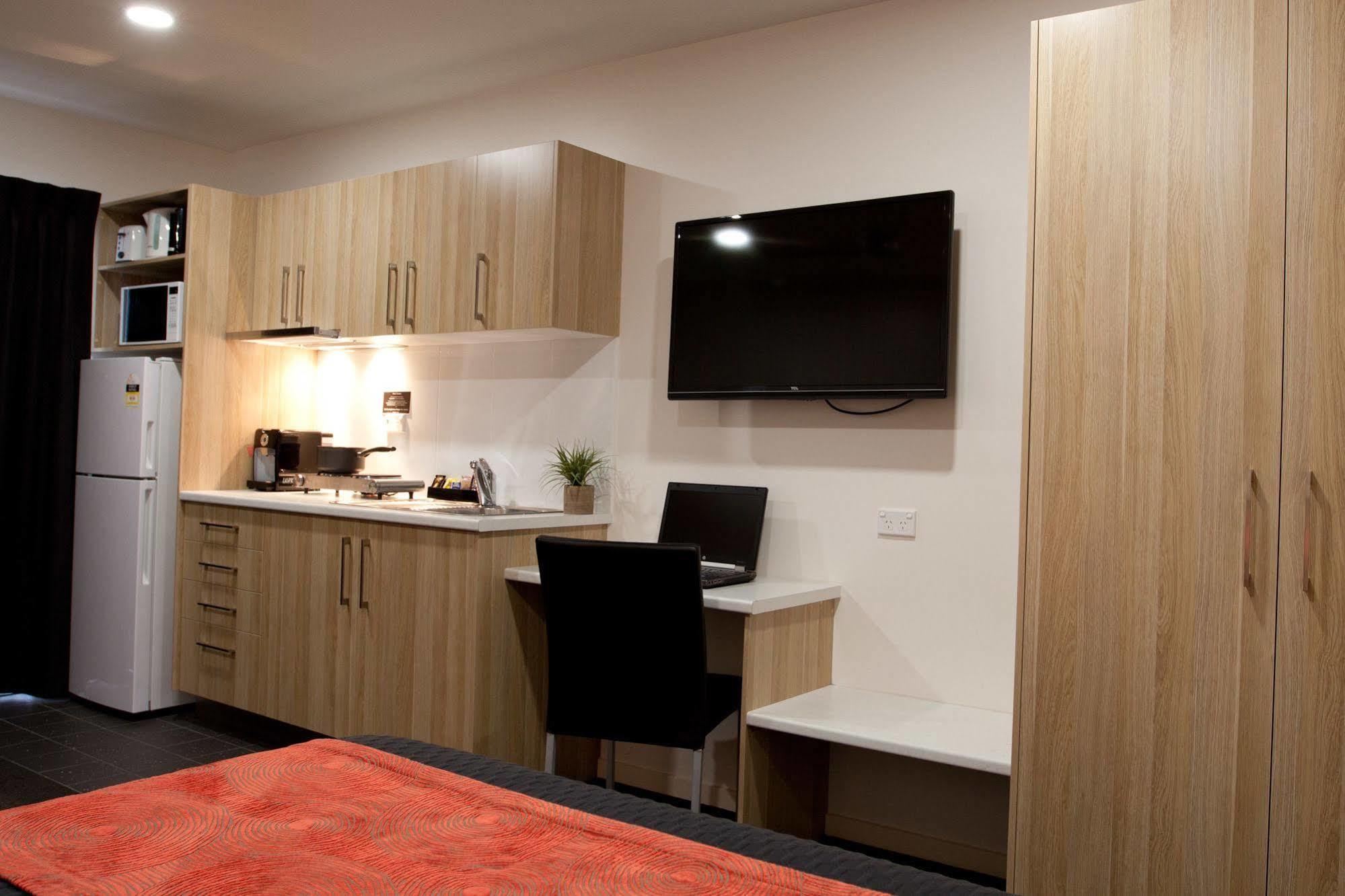 Abode37 Motel Emerald Dış mekan fotoğraf