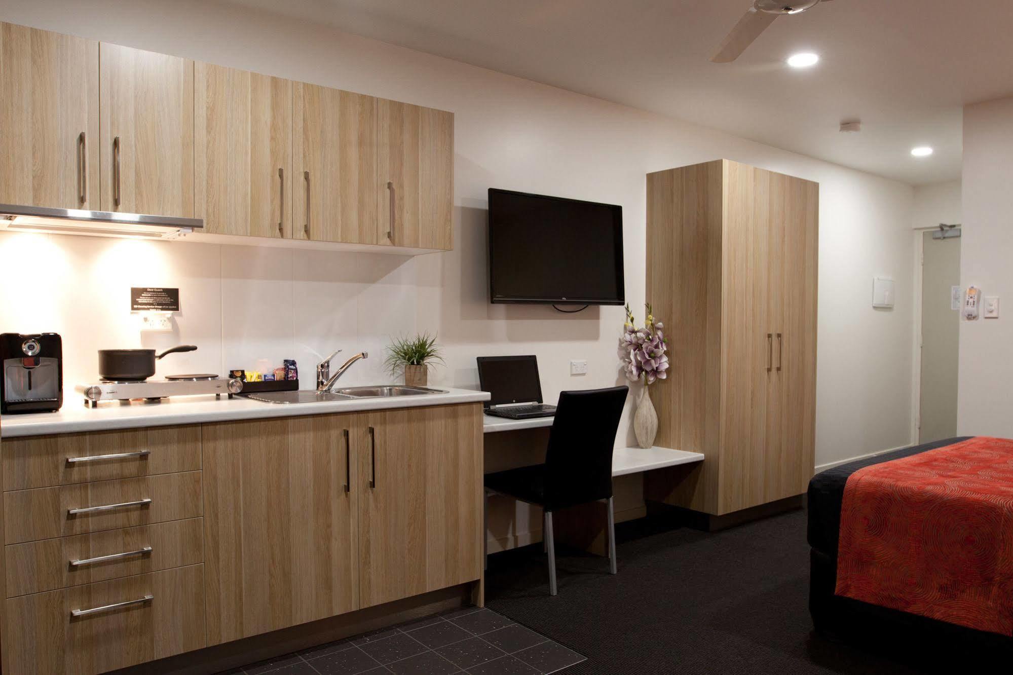 Abode37 Motel Emerald Dış mekan fotoğraf