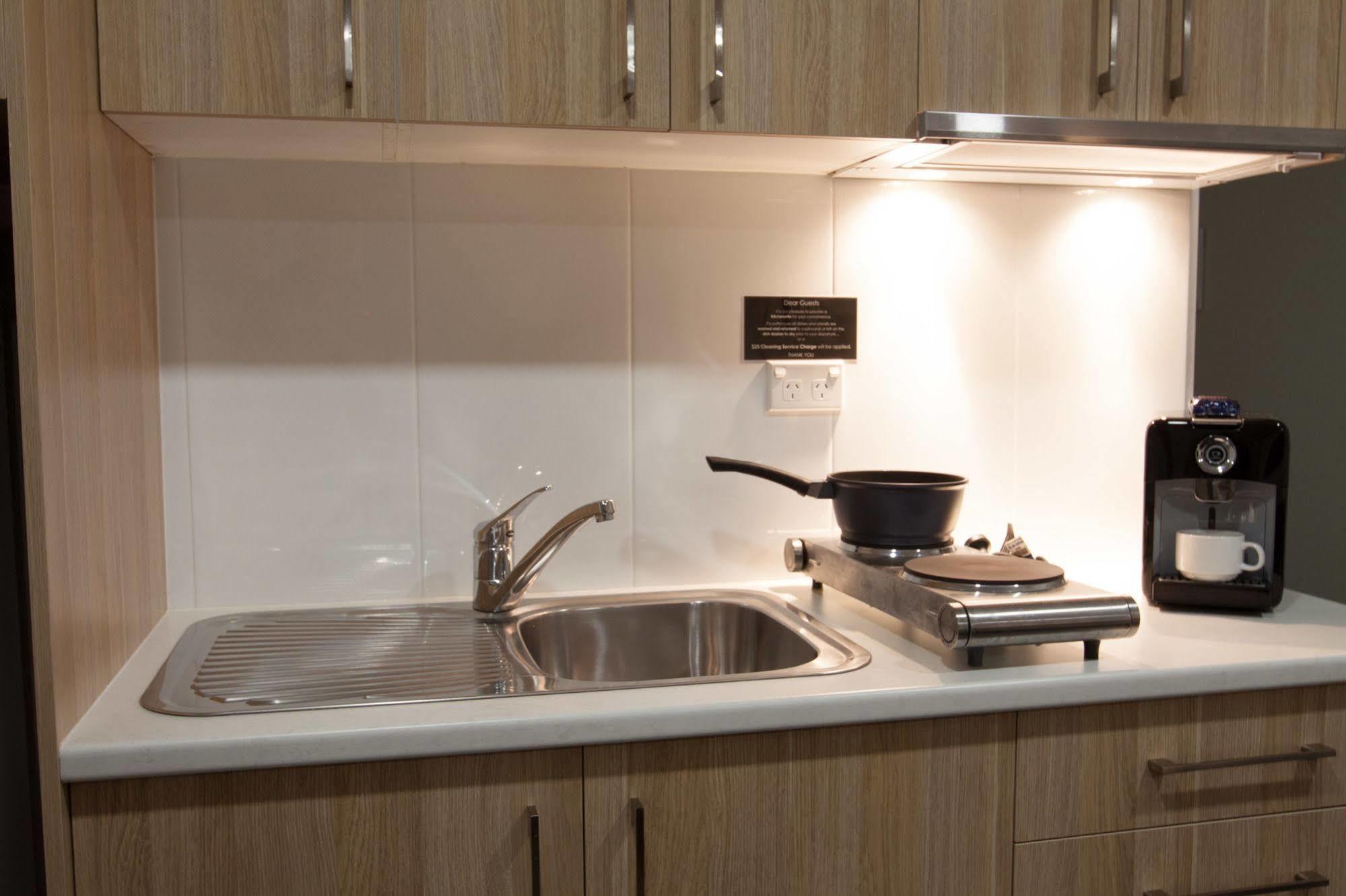 Abode37 Motel Emerald Dış mekan fotoğraf